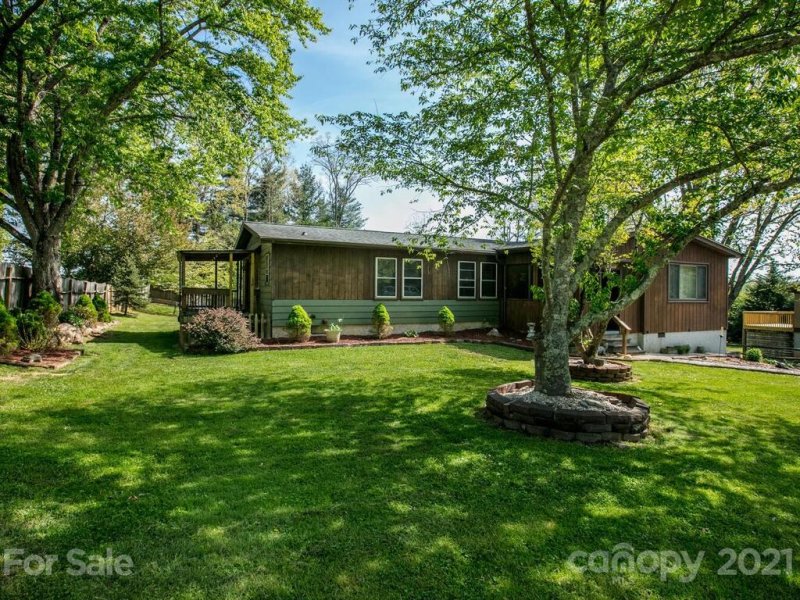 Property image 3 at 3 Red Apple Drive, Hendersonville, NC 28792