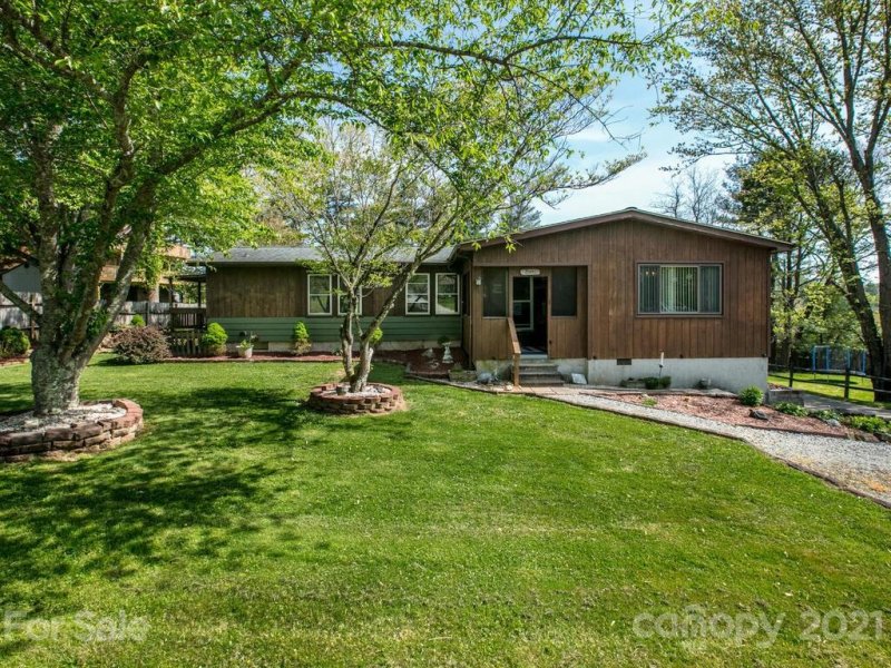 Property image 4 at 3 Red Apple Drive, Hendersonville, NC 28792