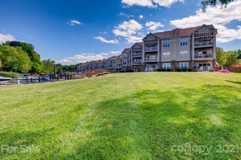 Property image 2 at 103 Pier 33 Drive, Mooresville, NC 28117