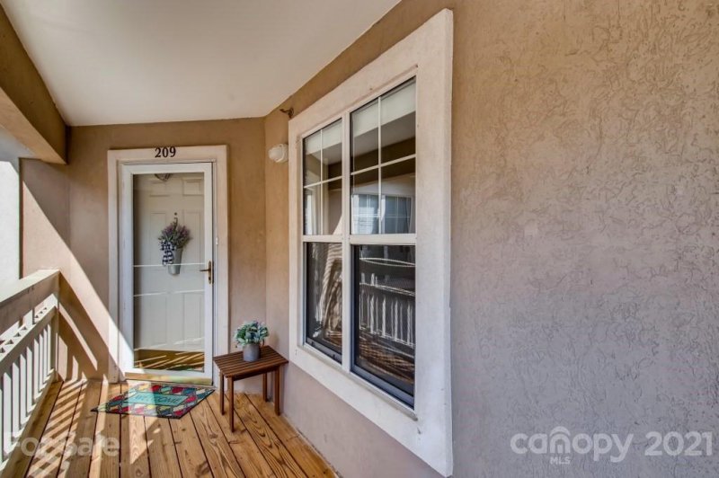 Property image 3 at 103 Pier 33 Drive, Mooresville, NC 28117