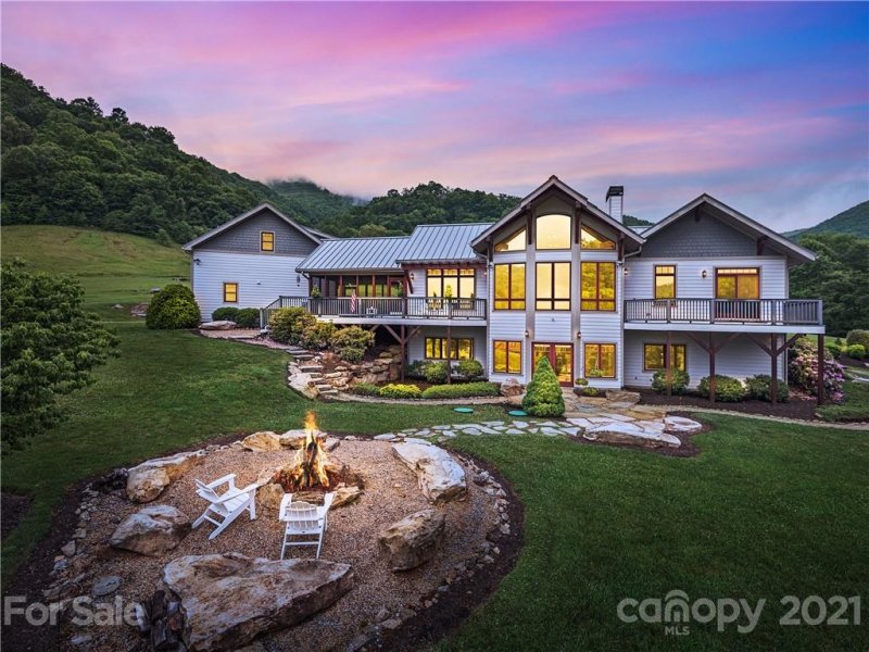 Property image 2 at 12 Rolling Meadow Lane, Clyde, NC 28721