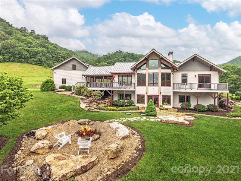 Property image 3 at 12 Rolling Meadow Lane, Clyde, NC 28721