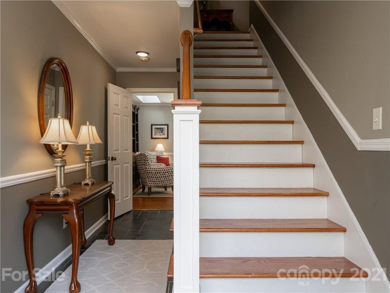 Property image 3 at 412 Sondley Woods Place, Asheville, NC 28805