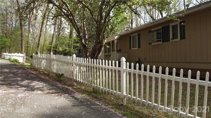 Property image 3 at 228 Robinwood Trail, Hendersonville, NC 28791