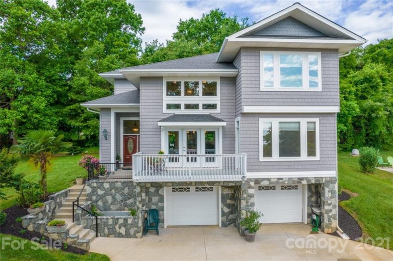 4925 Moonlite Bay Drive