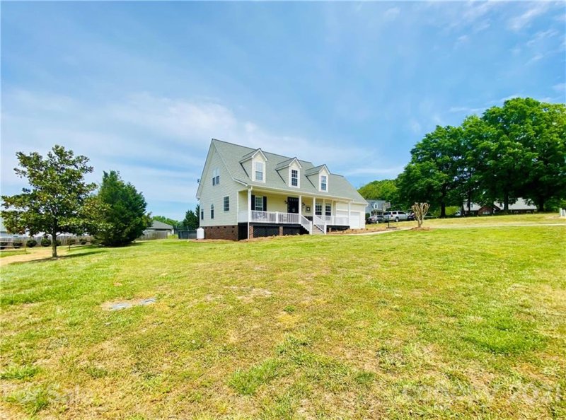 Property image 3 at 734 Hathcock Glen Drive, Oakboro, NC 28129