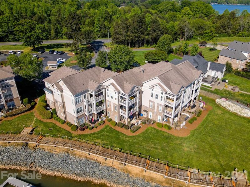 Property image 2 at 107 Pier 33 Drive, Mooresville, NC 28117