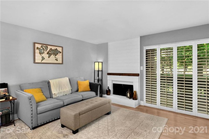 Property image 2 at 4912 Sardis Road, Charlotte, NC 28270