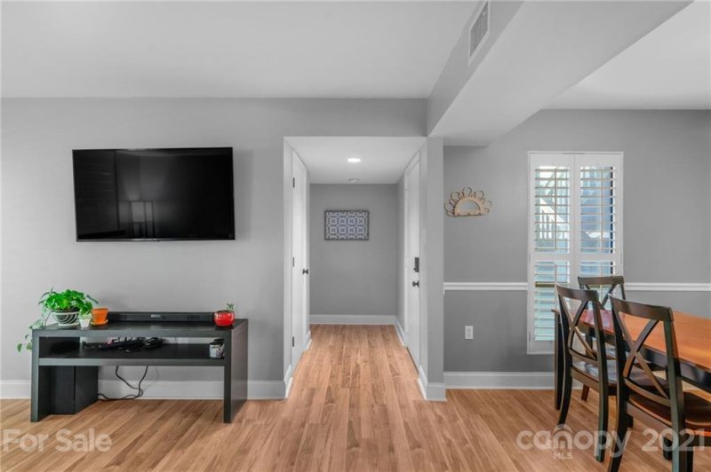 Property image 5 at 4912 Sardis Road, Charlotte, NC 28270