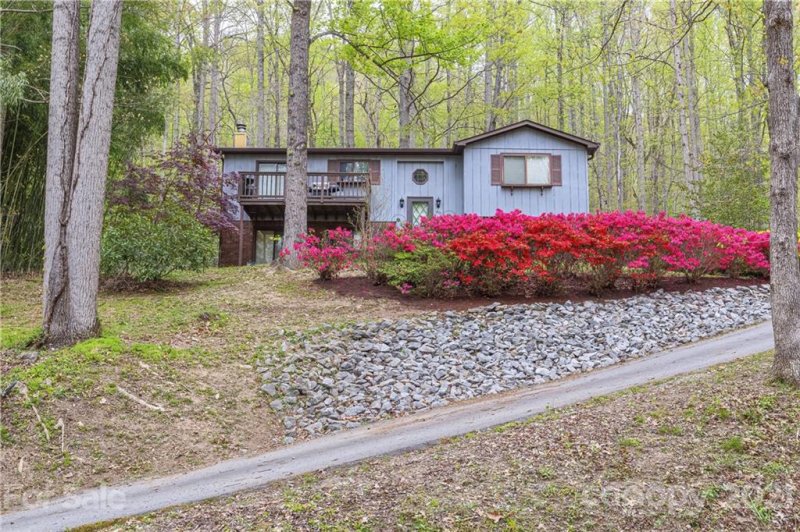 655 Beechwood Lakes Drive