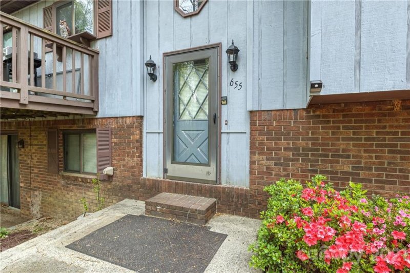 Property image 3 at 655 Beechwood Lakes Drive, Hendersonville, NC 28792