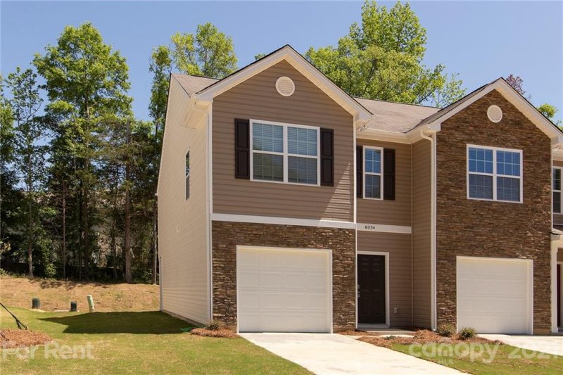 Property image 2 at 6034 Guildford Hill Lane, Charlotte, NC 28215