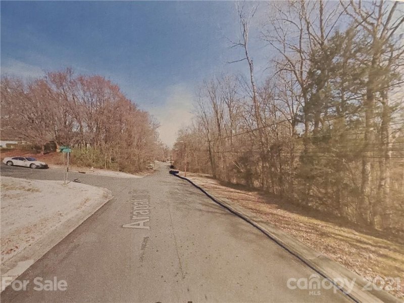 Property image 2 at 2101 Arapaho Drive, Charlotte, NC 28214