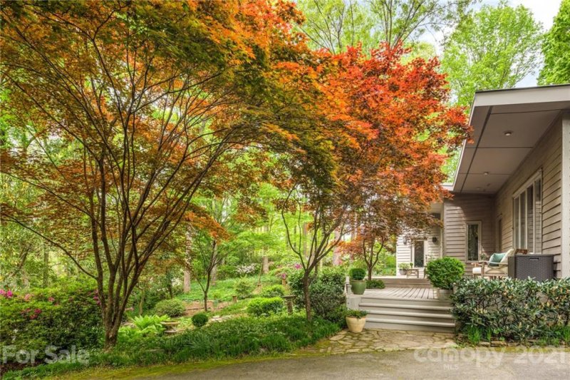 Property image 2 at 4222 Town And Country Drive, Charlotte, NC 28226