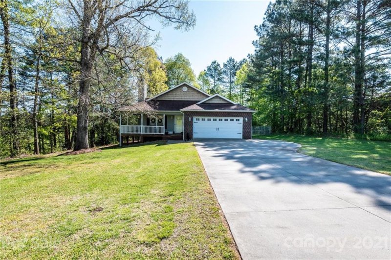 Property image 2 at 4946 Addison Lane, Hickory, NC 28601