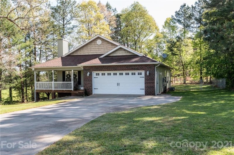 Property image 3 at 4946 Addison Lane, Hickory, NC 28601