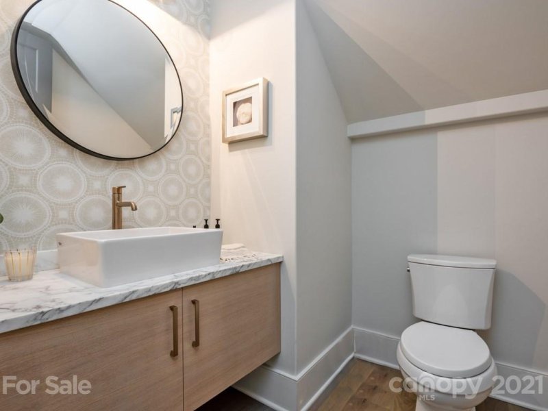 Property image 4 at 4450 Town And Country Drive, Charlotte, NC 28226