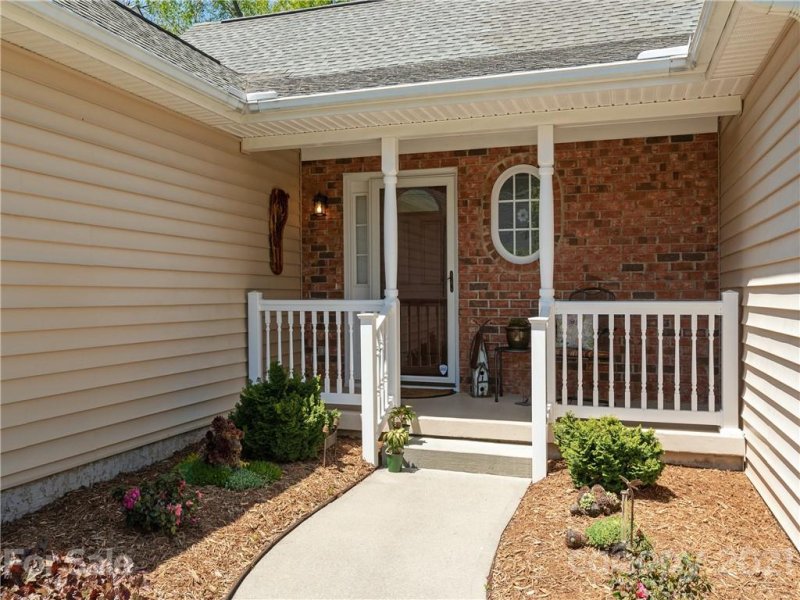 Property image 2 at 312 Charlestown Drive, Hendersonville, NC 28792