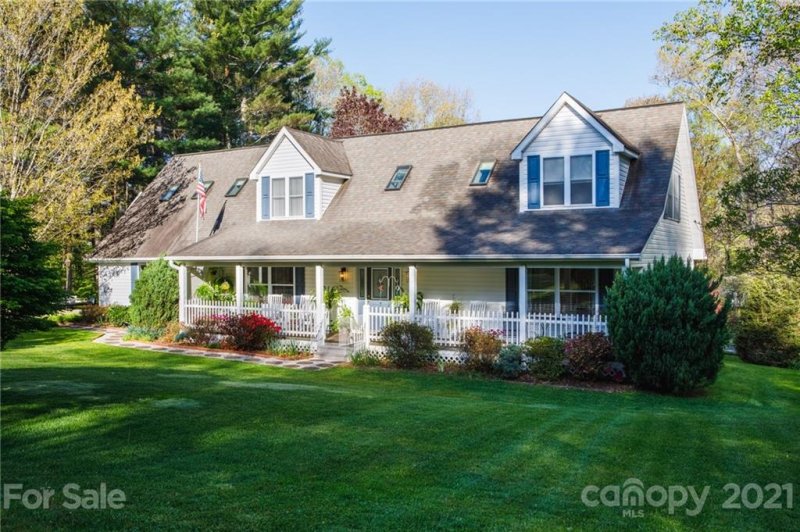 Property image 3 at 121 Brightwater Heights Drive, Hendersonville, NC 28791