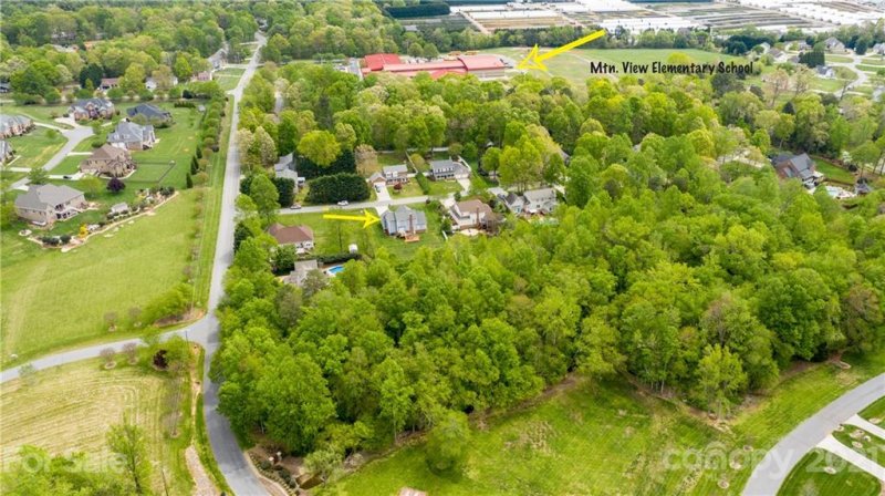 Property image 2 at 1959 Twin Ponds Drive, Hickory, NC 28602