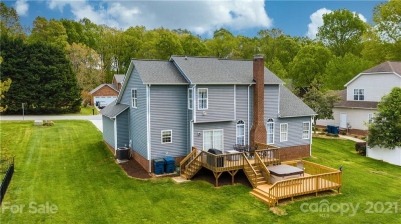 Property image 5 at 1959 Twin Ponds Drive, Hickory, NC 28602