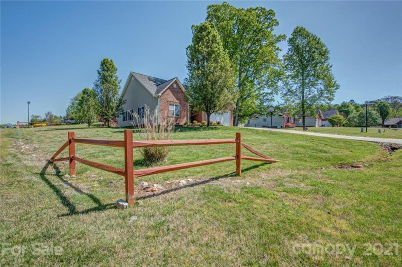 Property image 2 at 136 Creekside Drive, Shelby, NC 28152