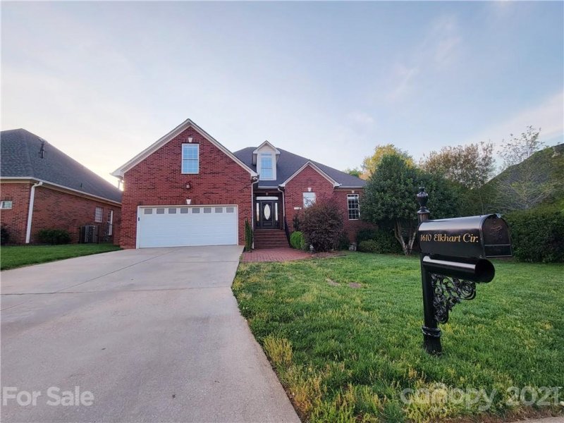 Property image 2 at 1610 Elkhart Circle, Gastonia, NC 28054