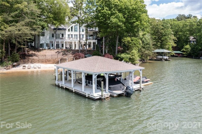 Property image 2 at 122 Hawk Run Lane, Troutman, NC 28166