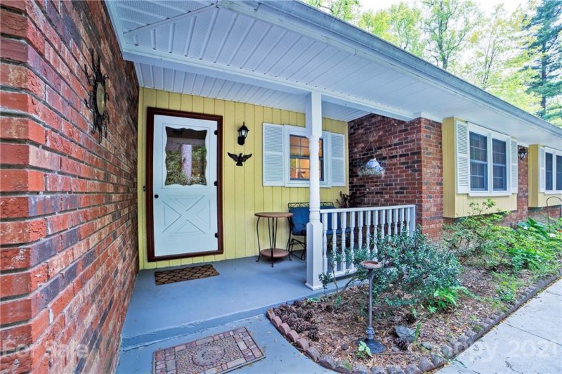 Property image 2 at 885 Indian Hill Road, Hendersonville, NC 28791