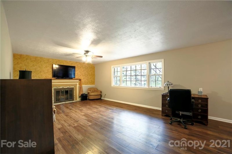 Property image 5 at 885 Indian Hill Road, Hendersonville, NC 28791