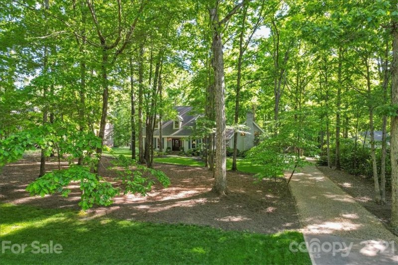 Property image 3 at 2933 Michelle Drive, Matthews, NC 28104