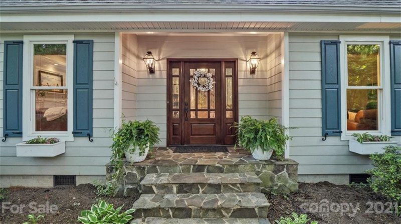 Property image 4 at 2933 Michelle Drive, Matthews, NC 28104