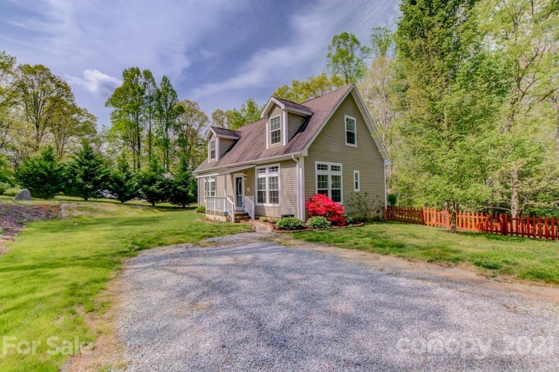 Property image 4 at 192 Chickadee Trail, Hendersonville, NC 28792