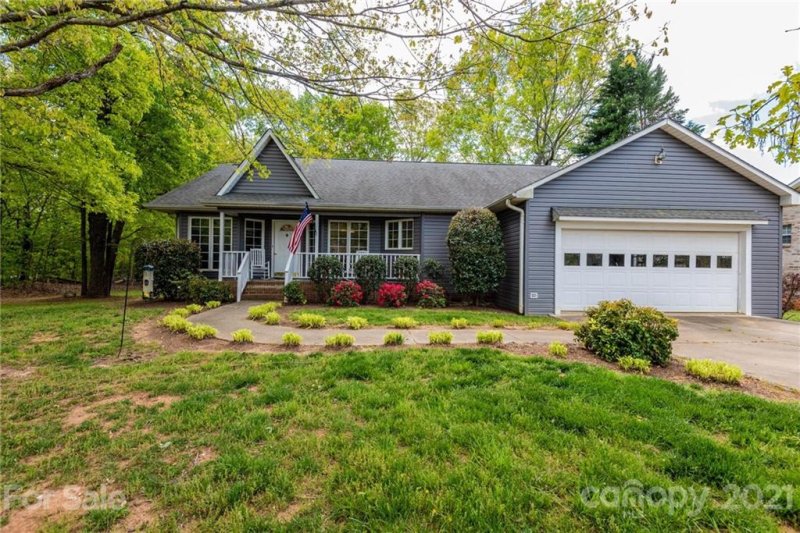 Property image 2 at 5929 Dwayne Starnes Drive, Hickory, NC 28602