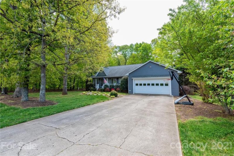 Property image 3 at 5929 Dwayne Starnes Drive, Hickory, NC 28602