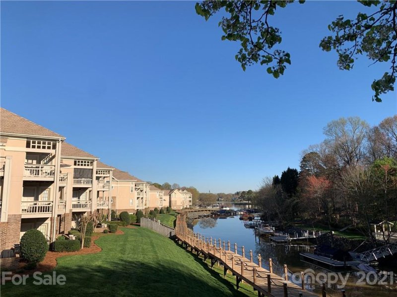 Property image 3 at 107 Pier 33 Drive, Mooresville, NC 28117