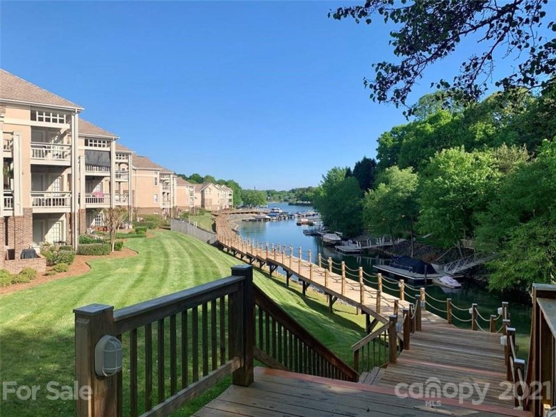 Property image 4 at 107 Pier 33 Drive, Mooresville, NC 28117