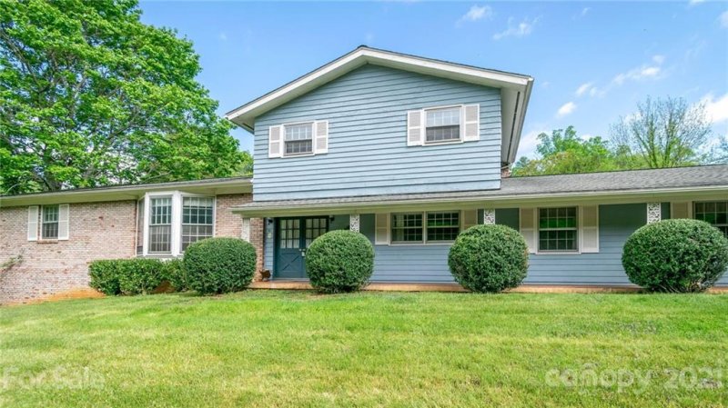 10 Mountainbrook Road