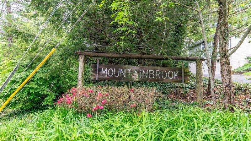 Property image 2 at 10 Mountainbrook Road, Asheville, NC 28805