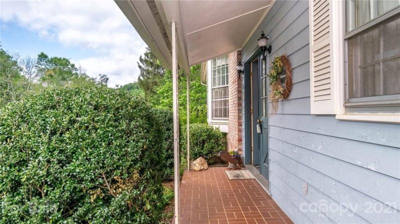 Property image 3 at 10 Mountainbrook Road, Asheville, NC 28805