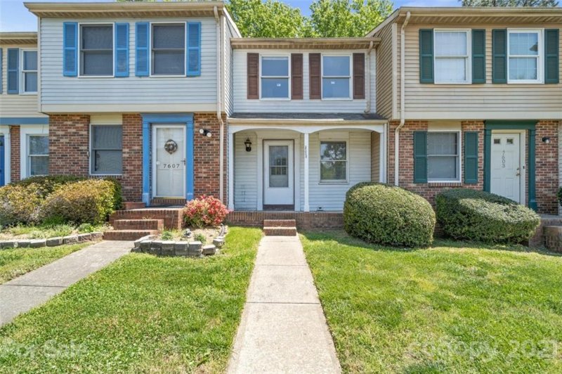 Property image 2 at 7605 Holly Grove Court, Charlotte, NC 28227