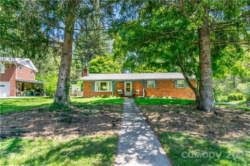 Property image 2 at 24 Pinehurst Circle, Arden, NC 28704