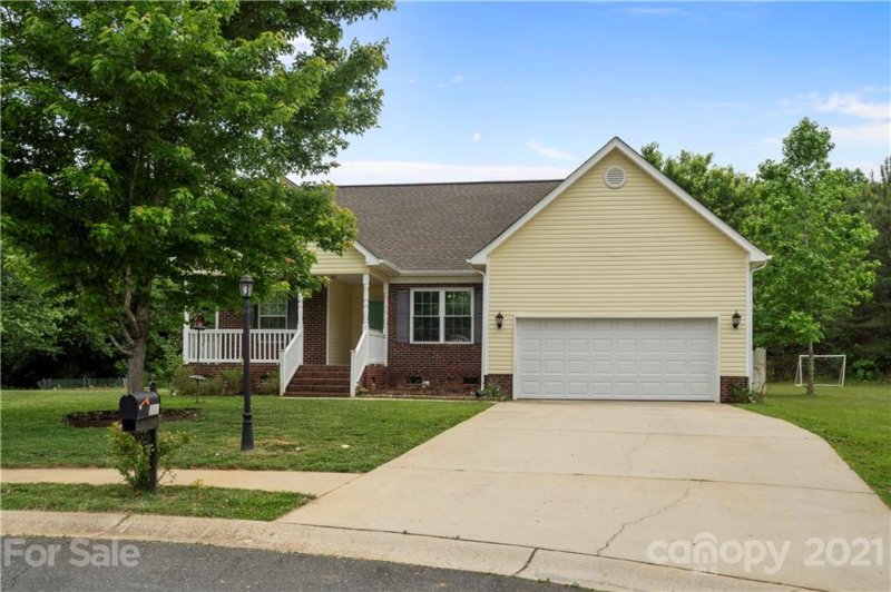 307 Lone Tree Lane