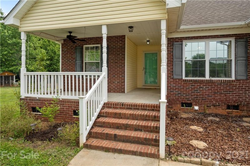 Property image 3 at 307 Lone Tree Lane, Clover, SC 29710