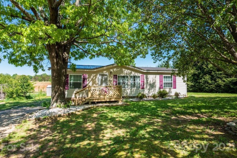 Property image 3 at 3430 Stony Brook Circle, Newton, NC 28658