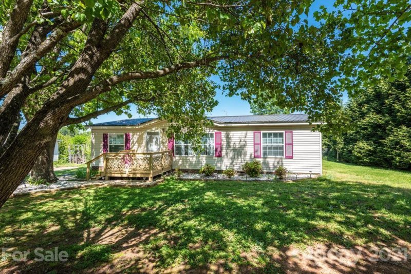 Property image 4 at 3430 Stony Brook Circle, Newton, NC 28658