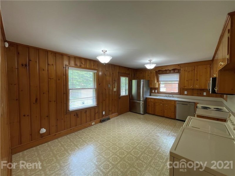 Property image 4 at 1521 Woodhill Lane, Charlotte, NC 28205