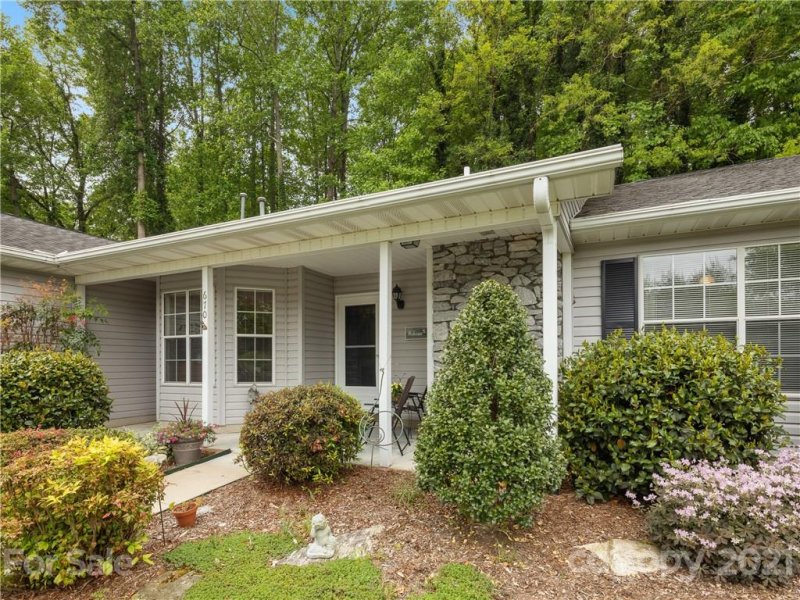 Property image 2 at 670 New Village Drive, Hendersonville, NC 28791