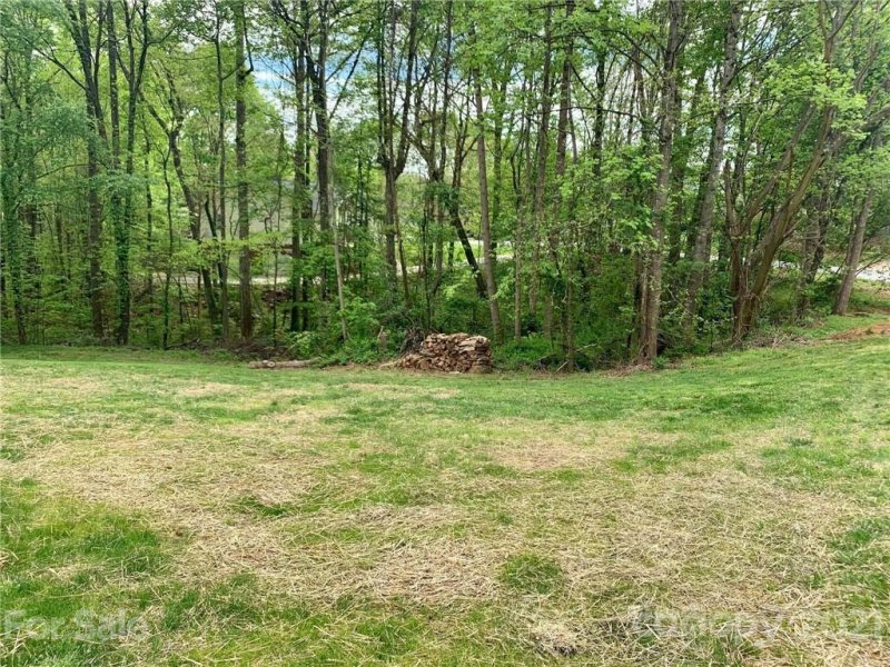 Property image 3 at 704 17th Avenue Drive, Hickory, NC 28602