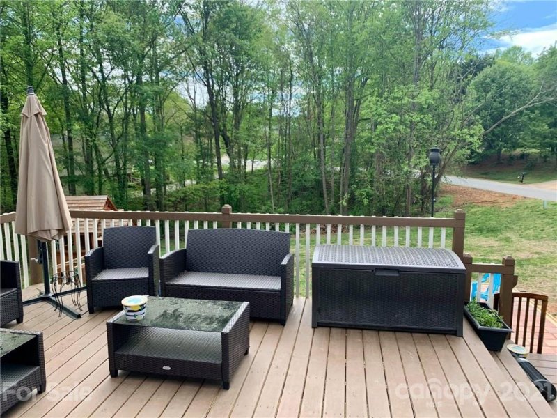 Property image 4 at 704 17th Avenue Drive, Hickory, NC 28602